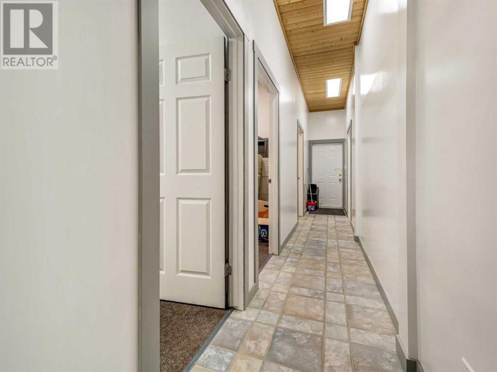 19 Broadway N Property Photo 12