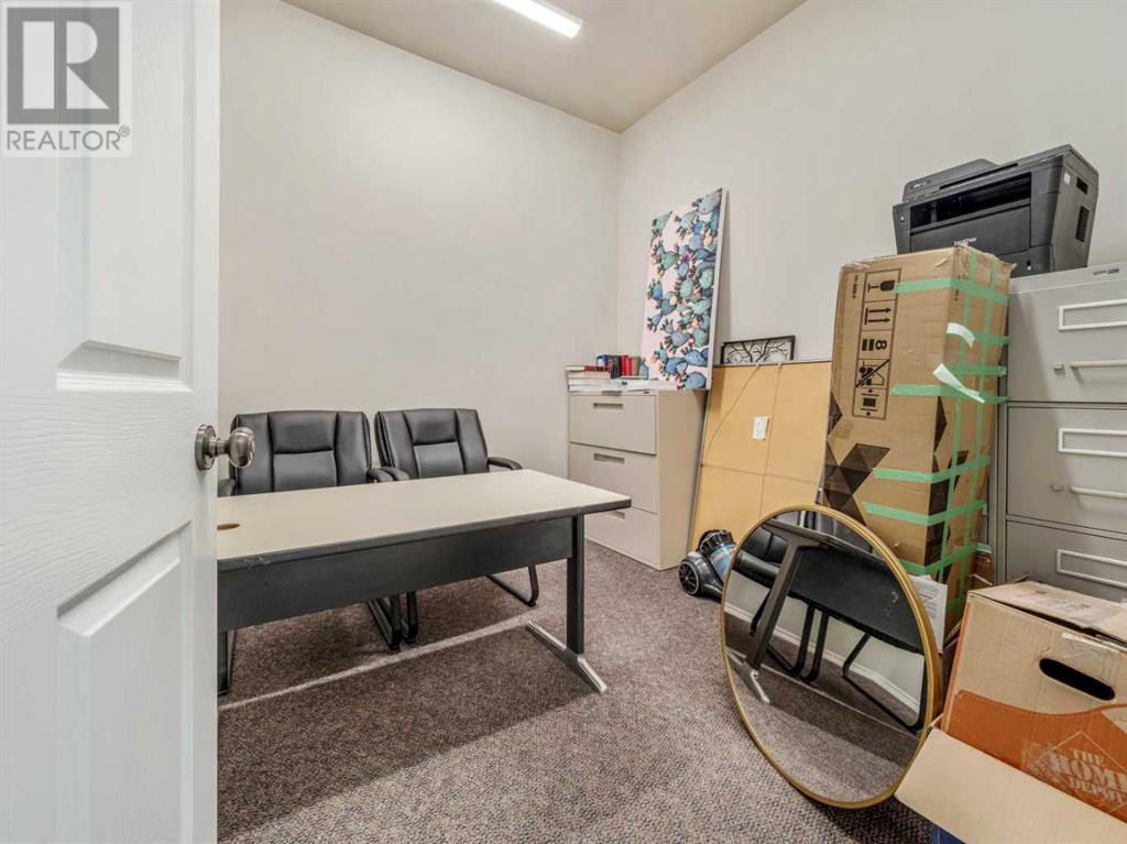 19 Broadway N Property Photo 14