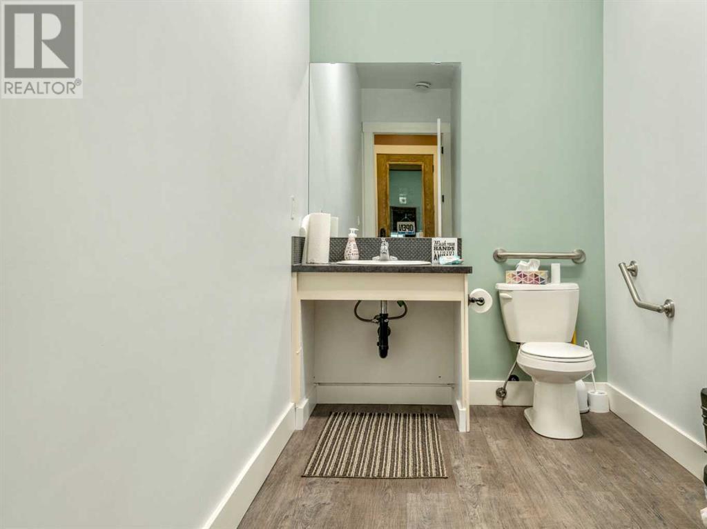 19 Broadway N Property Photo 20