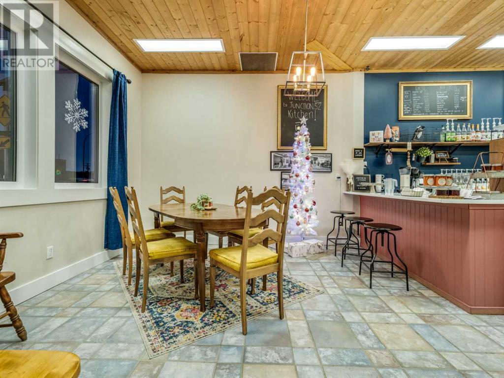 19 Broadway N Property Photo 22