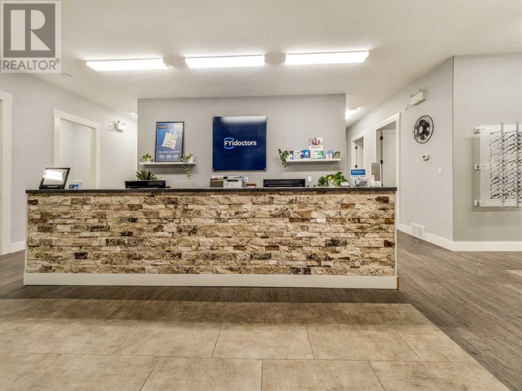 19 Broadway N Property Photo 32