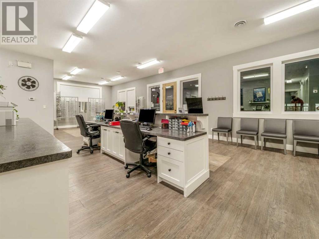 19 Broadway N Property Photo 35