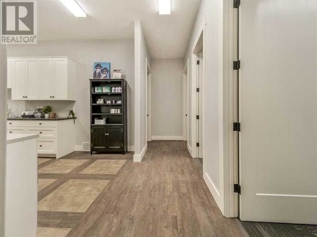 19 Broadway N Property Photo 37