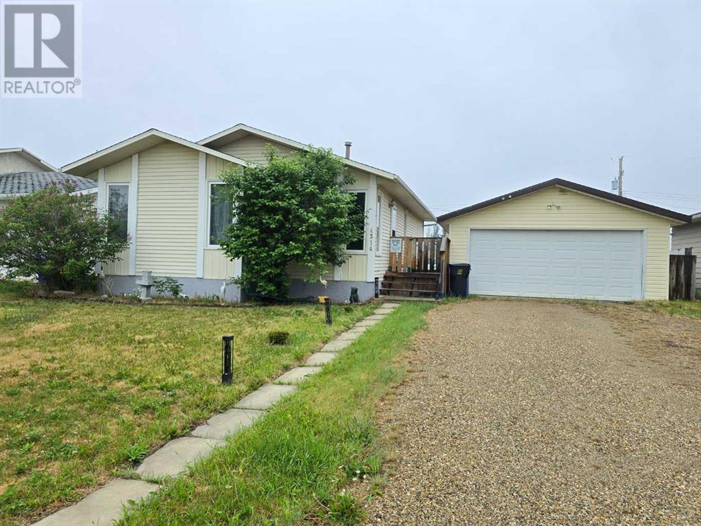 4314 54 Street Property Photo 3