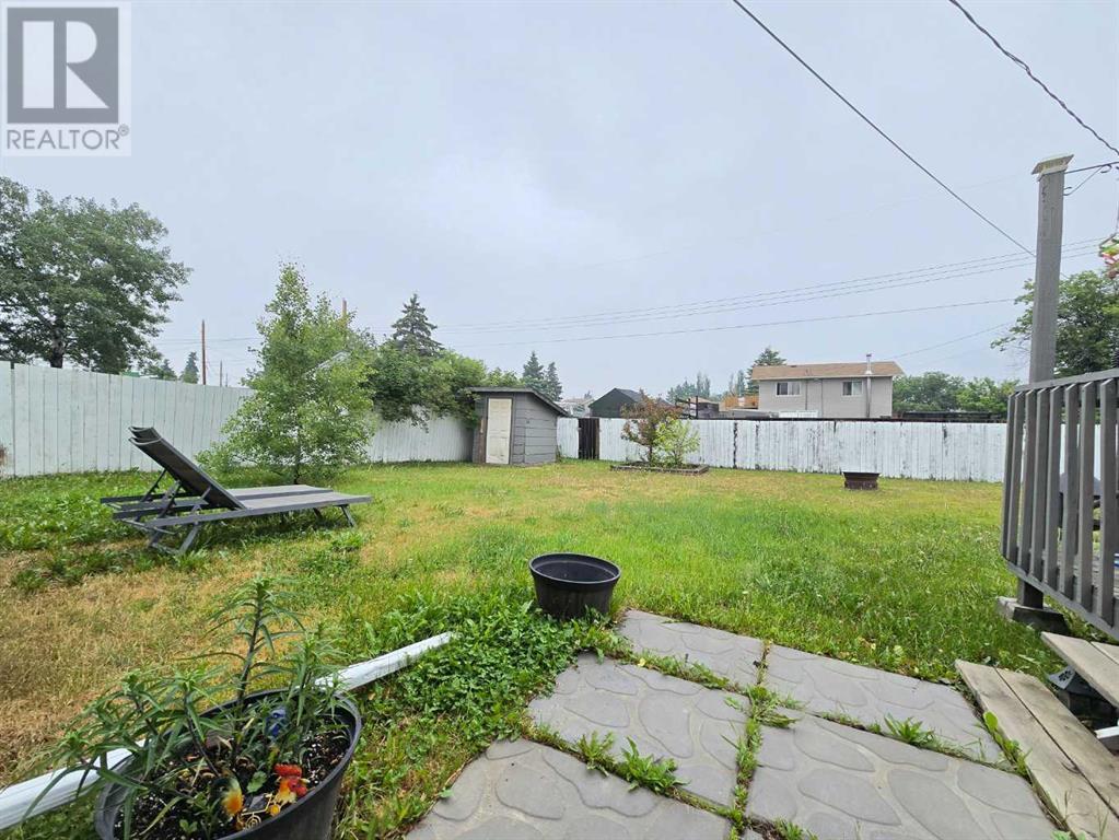 4314 54 Street Property Photo 4