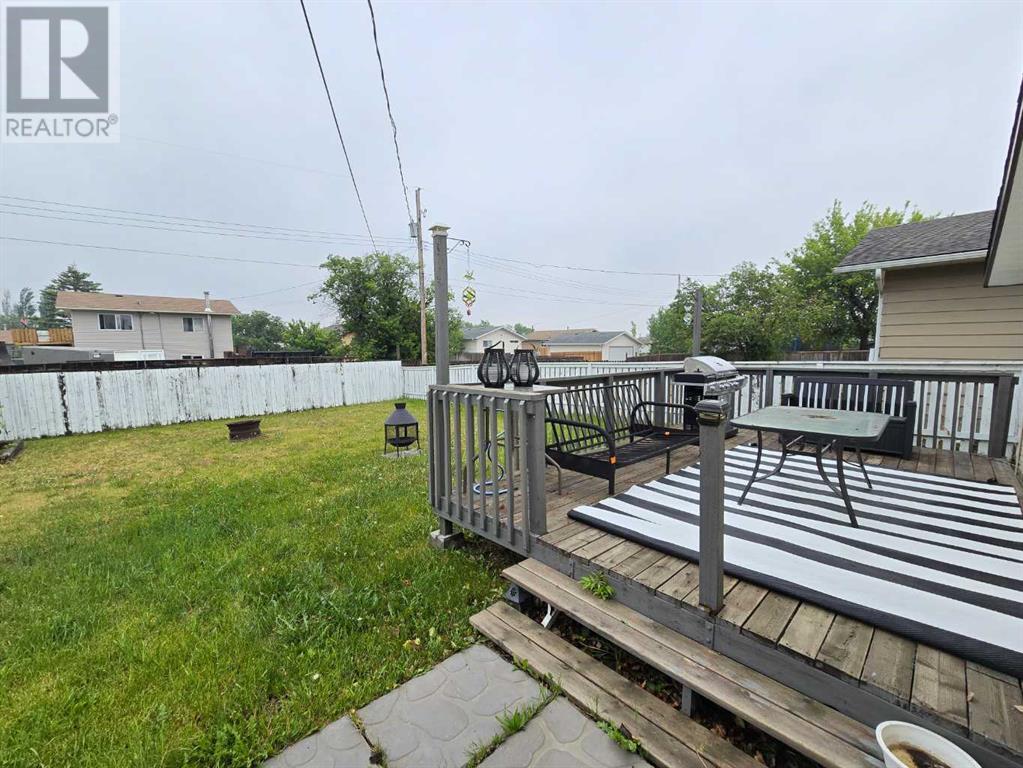 4314 54 Street Property Photo 5