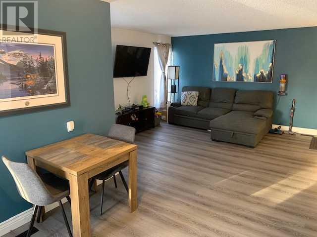 4314 54 Street Property Photo 7
