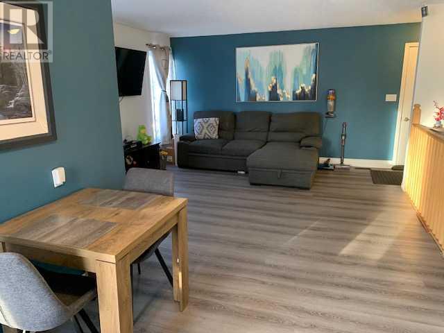 4314 54 Street Property Photo 8