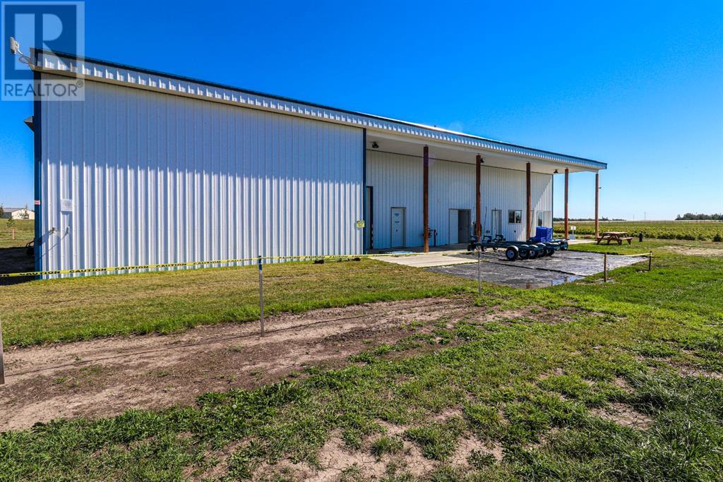 705068 82 Range Property Photo 3
