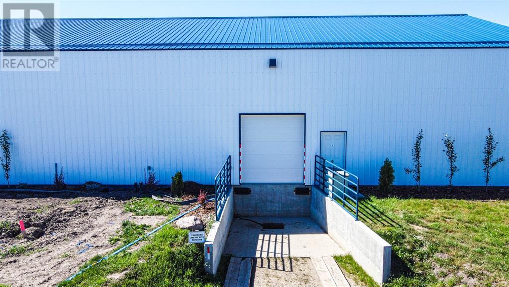 705068 82 Range Property Photo 6