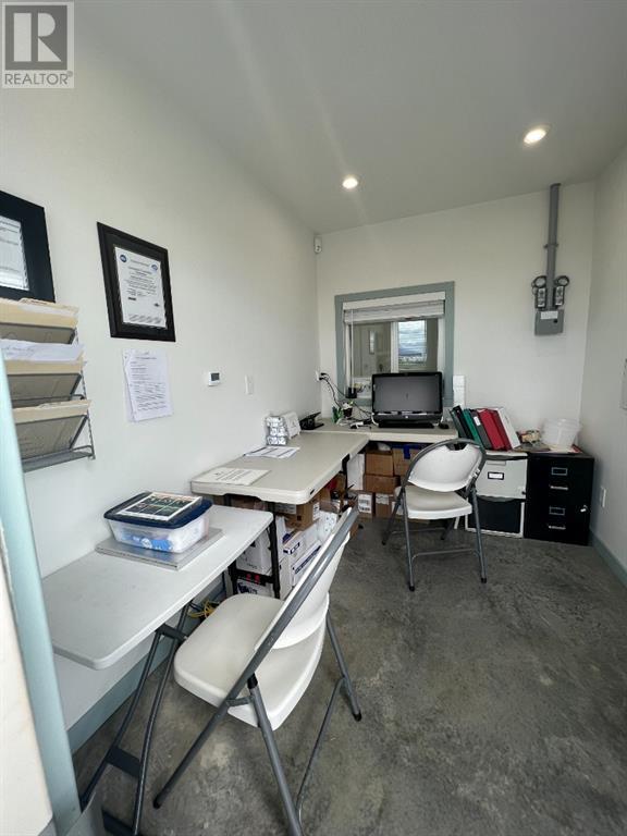 705068 82 Range Property Photo 13