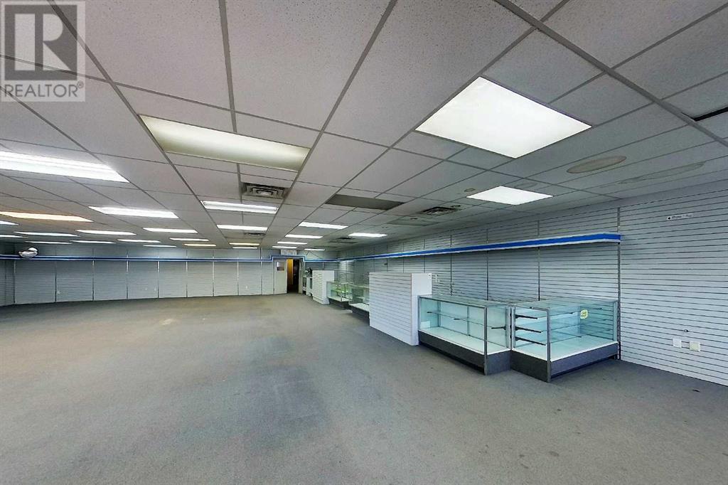 320 50 Street Property Photo 2