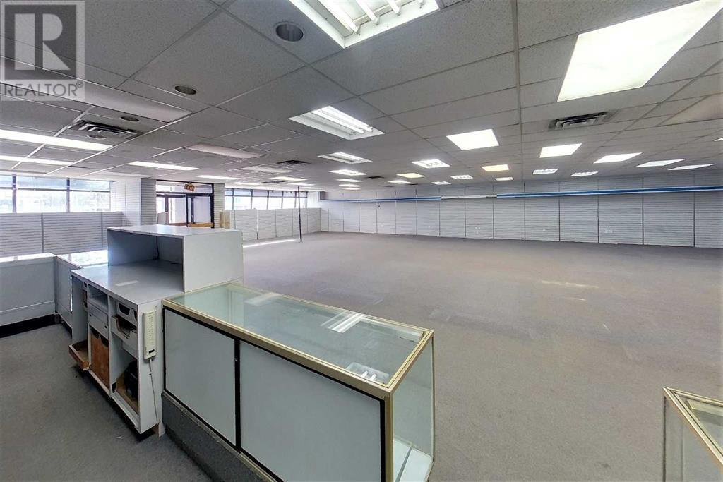 320 50 Street Property Photo 6