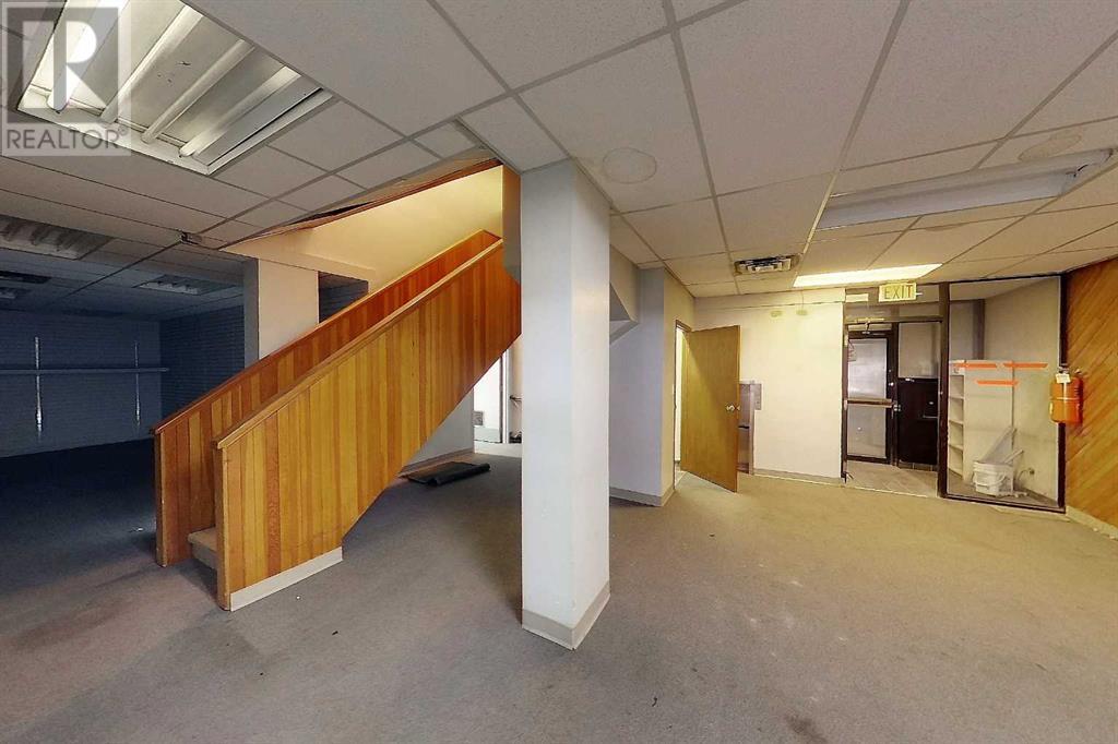 320 50 Street Property Photo 7