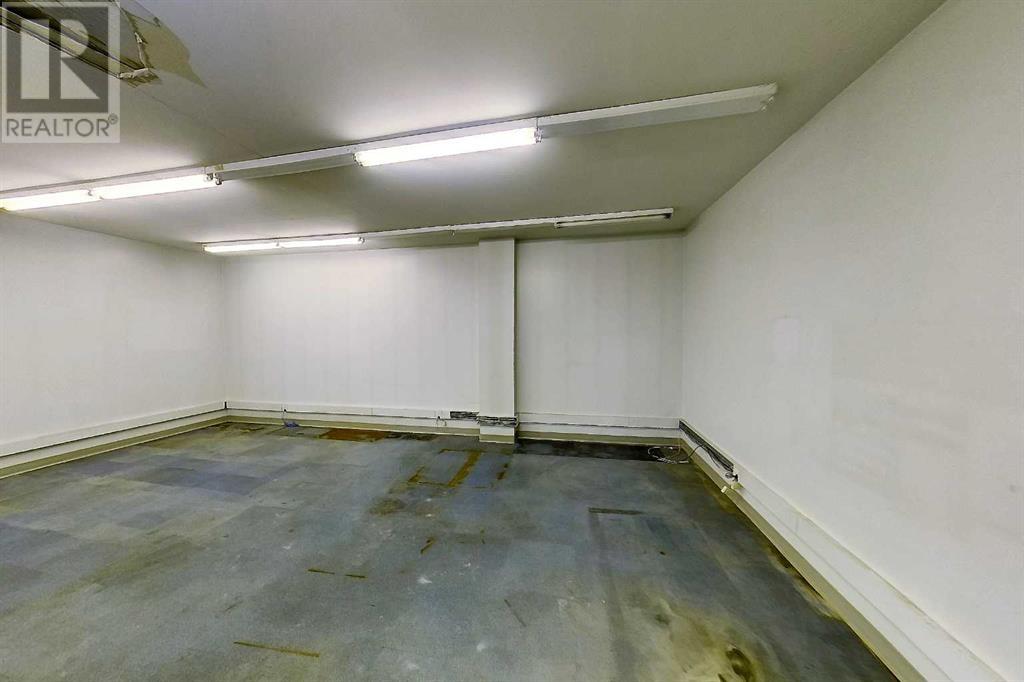 320 50 Street Property Photo 18