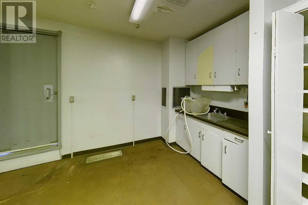 320 50 Street Property Photo 19