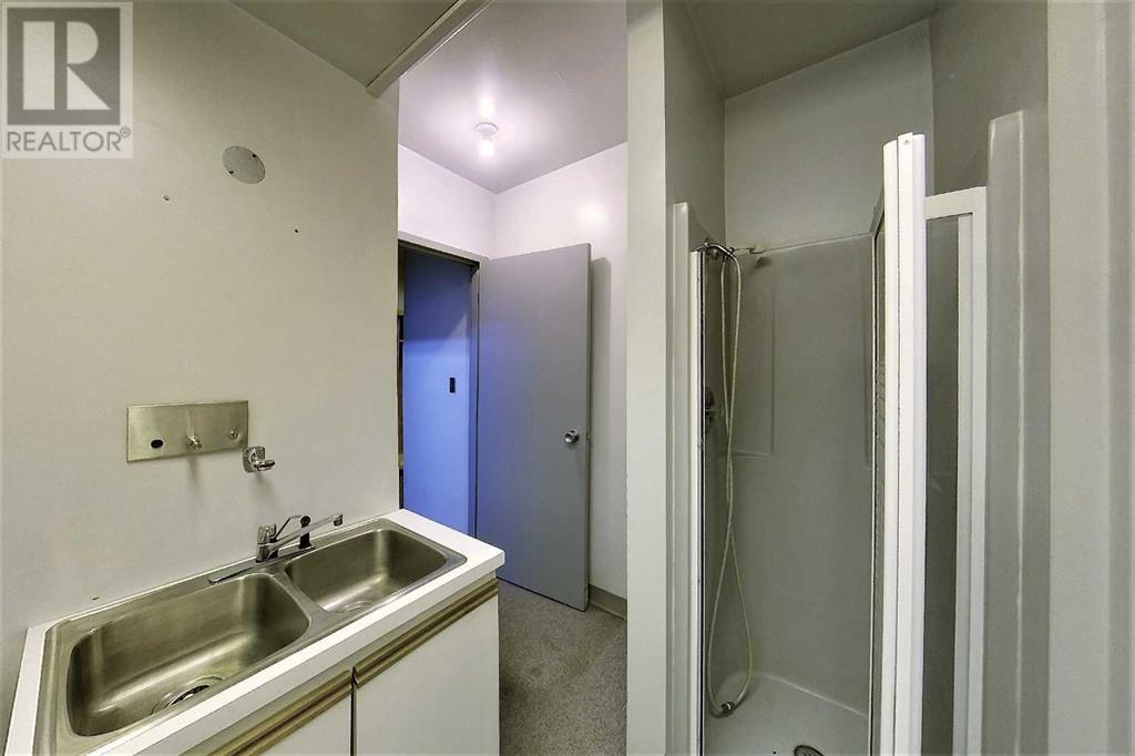 320 50 Street Property Photo 22