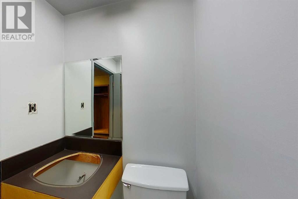 320 50 Street Property Photo 23