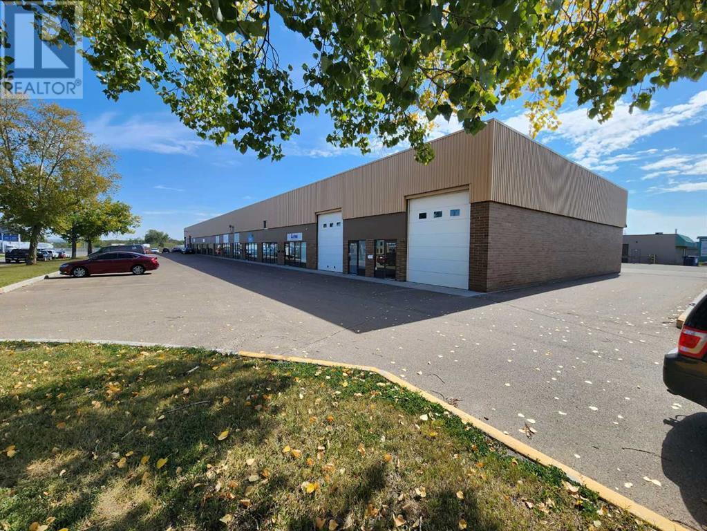 11, 4845 79 Street Property Photo 1