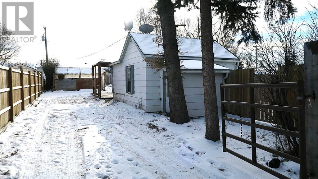 220 Armstrong Street Property Photo