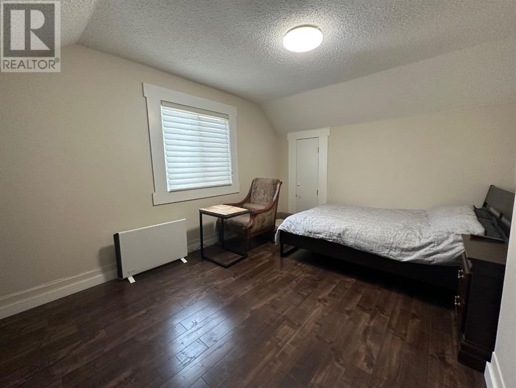 2718 17 Street Sw Property Photo 5