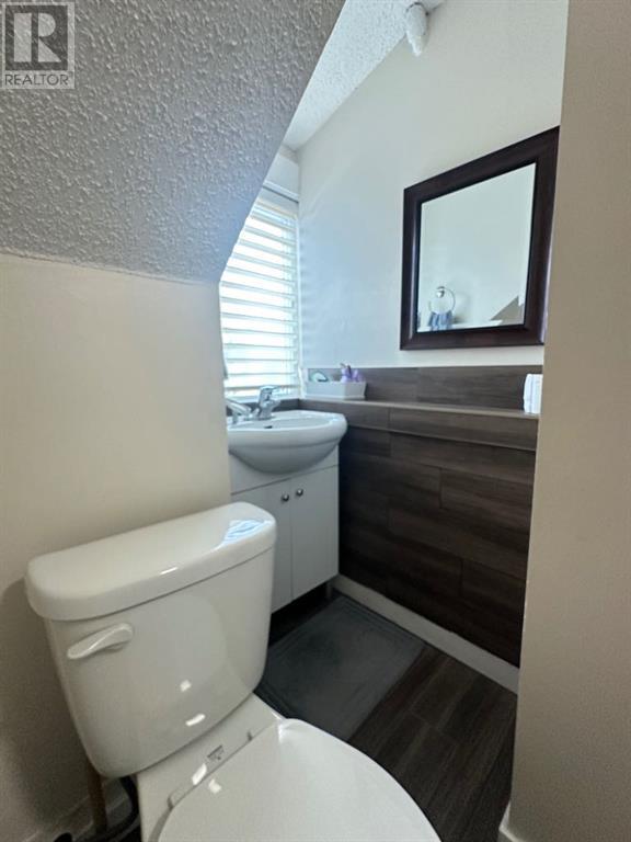 2718 17 Street Sw Property Photo 6