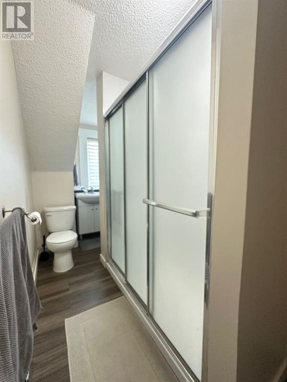 2718 17 Street Sw Property Photo 7