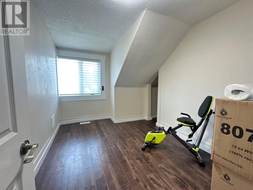 2718 17 Street Sw Property Photo 12