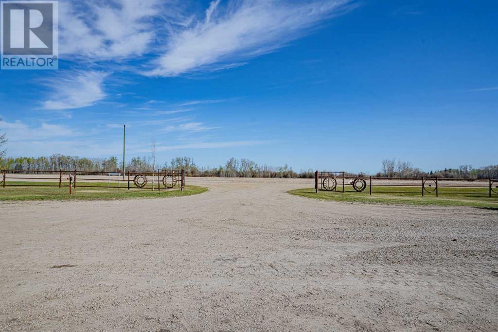 233055 922 Twp Road Property Photo 7
