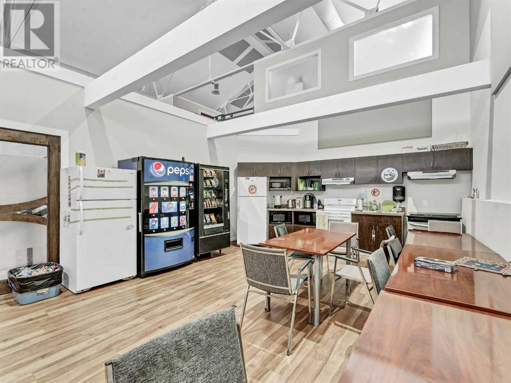 645 3 Street Se Property Photo 23