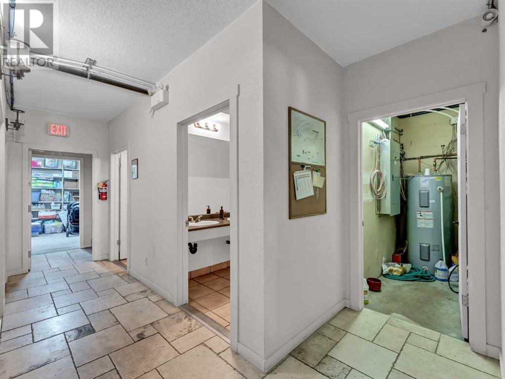 645 3 Street Se Property Photo 25