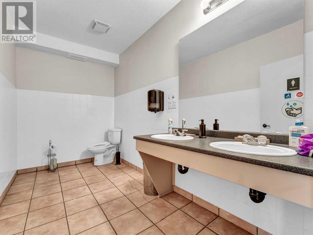 645 3 Street Se Property Photo 27