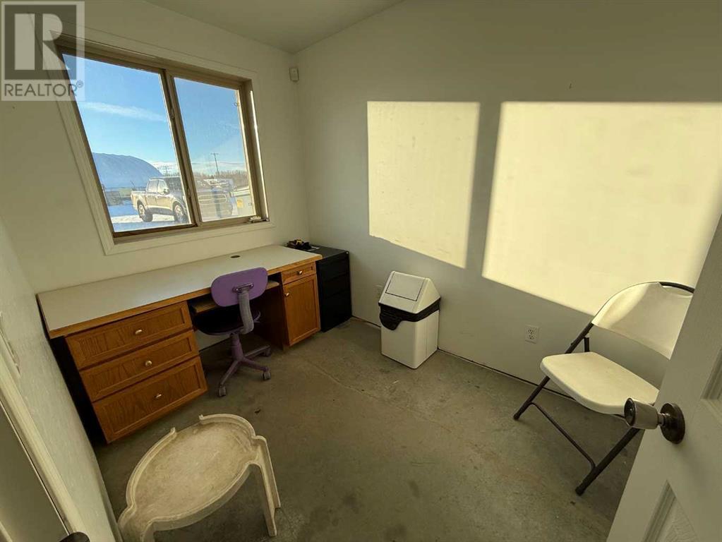 #9, 3614 67 Street Property Photo 2