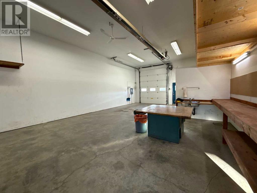 #9, 3614 67 Street Property Photo 9