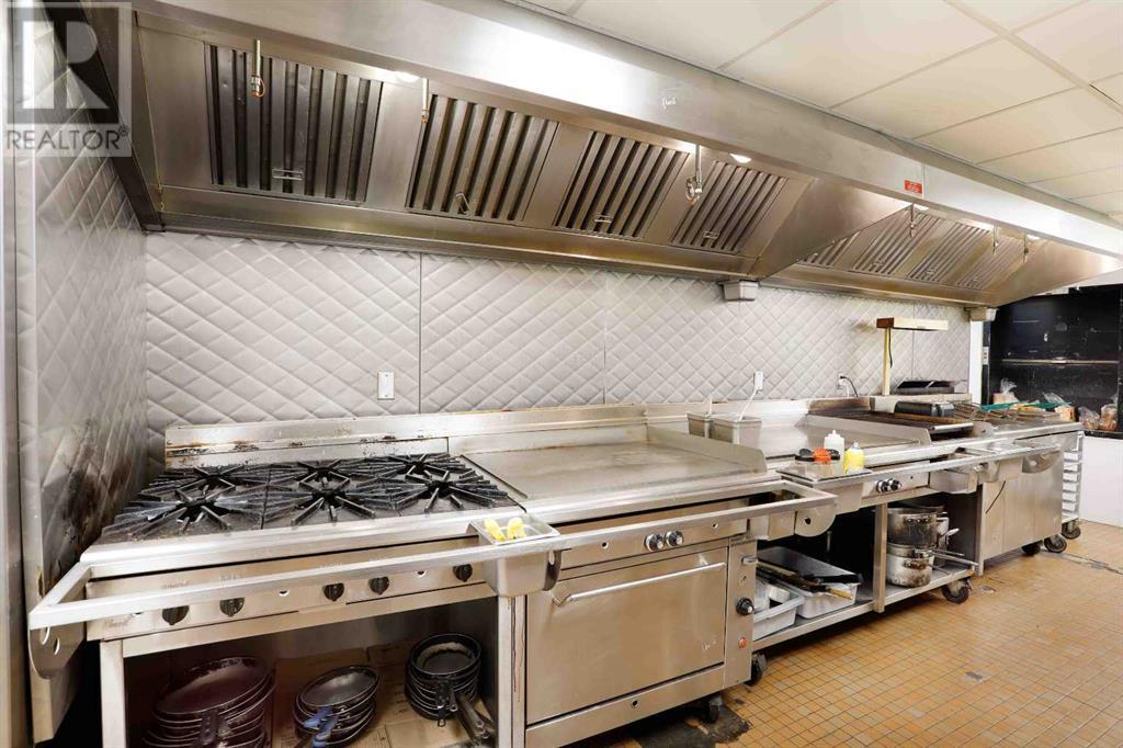 1119 2 Street W Property Photo 17