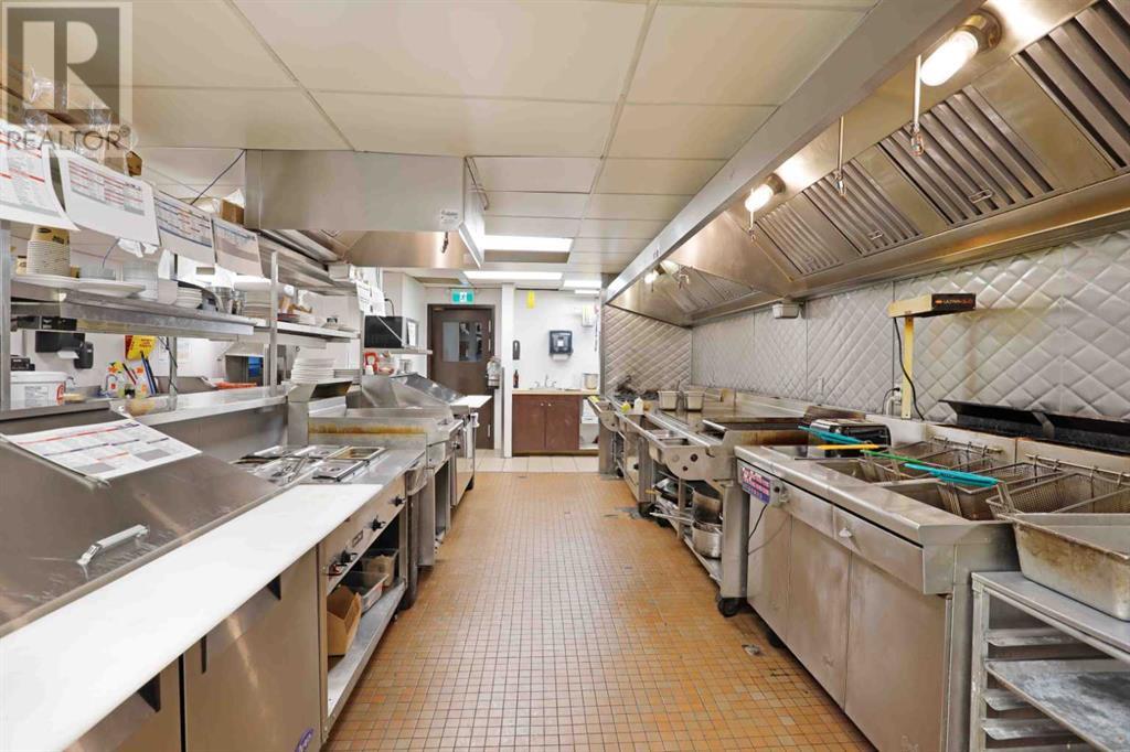 1119 2 Street W Property Photo 18