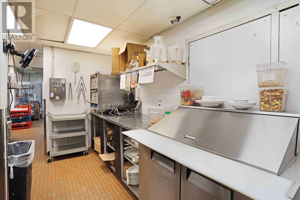 1119 2 Street W Property Photo 19