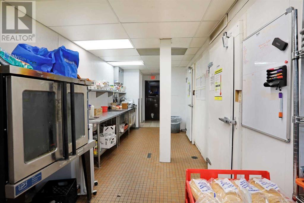 1119 2 Street W Property Photo 20
