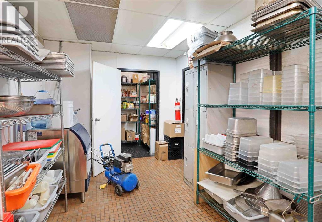 1119 2 Street W Property Photo 24