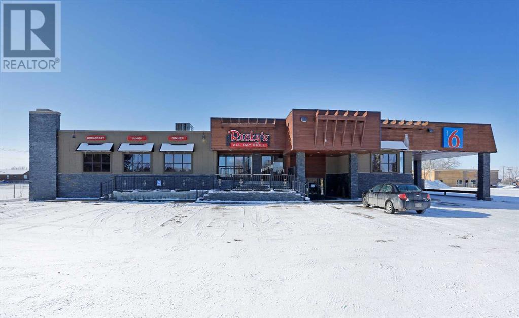 1119 2 Street W Property Photo 27