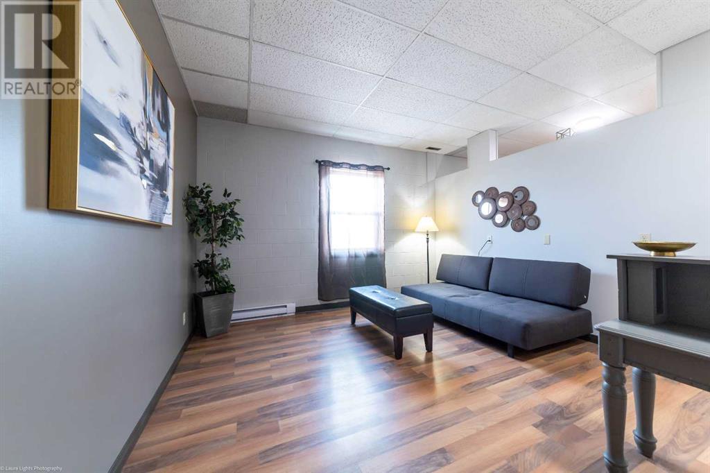 5303 50 Avenue Property Photo 15