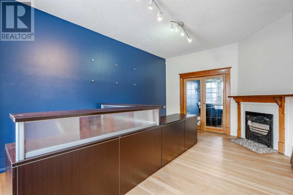 1732 11 Avenue Sw Property Photo 7