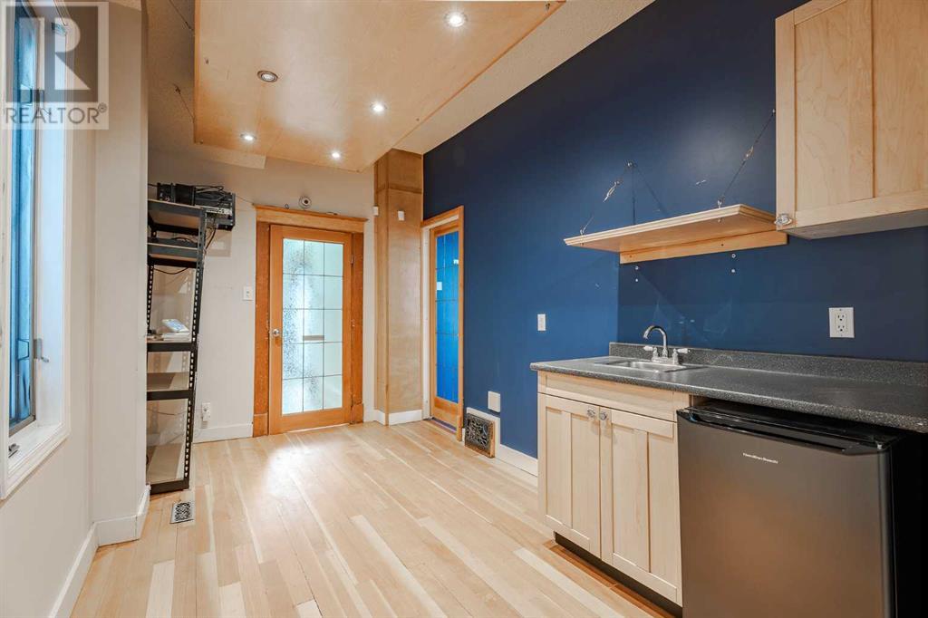 1732 11 Avenue Sw Property Photo 16