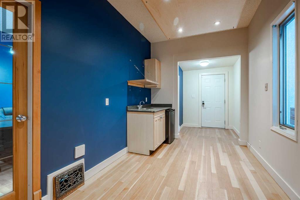 1732 11 Avenue Sw Property Photo 18