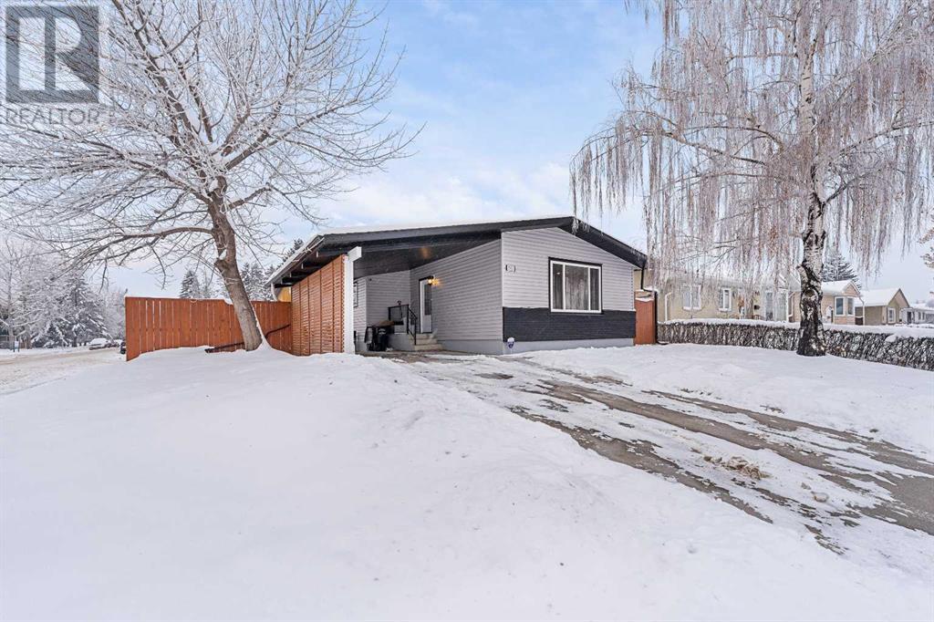 302 Adams Crescent Se Property Photo