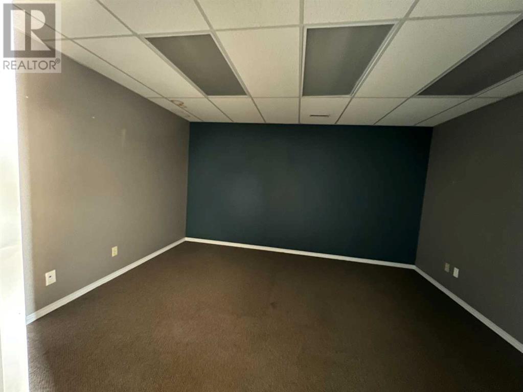 2, 7895 49 Avenue Property Photo 3