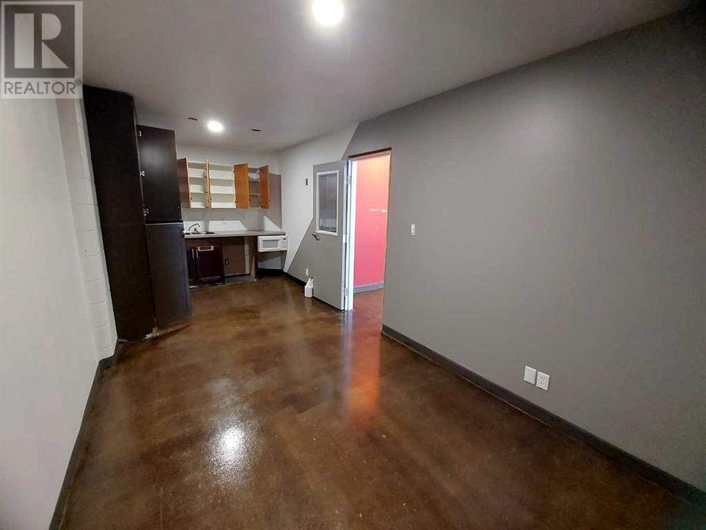 3, 4940 54 Avenue Property Photo 6