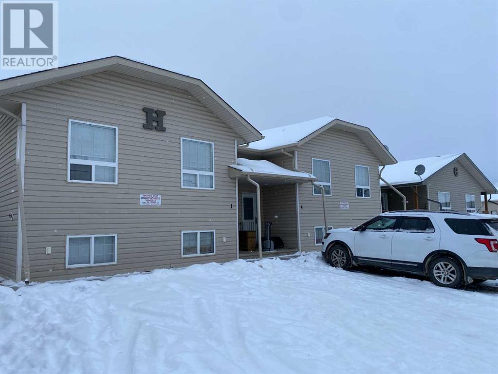 4 H, 104 Upland Trail W Property Photo