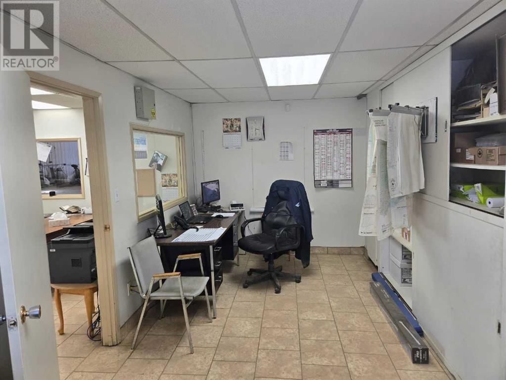 5406 58 Avenue Property Photo 8