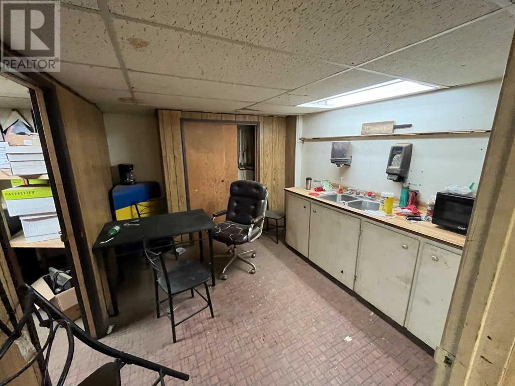 5406 58 Avenue Property Photo 14